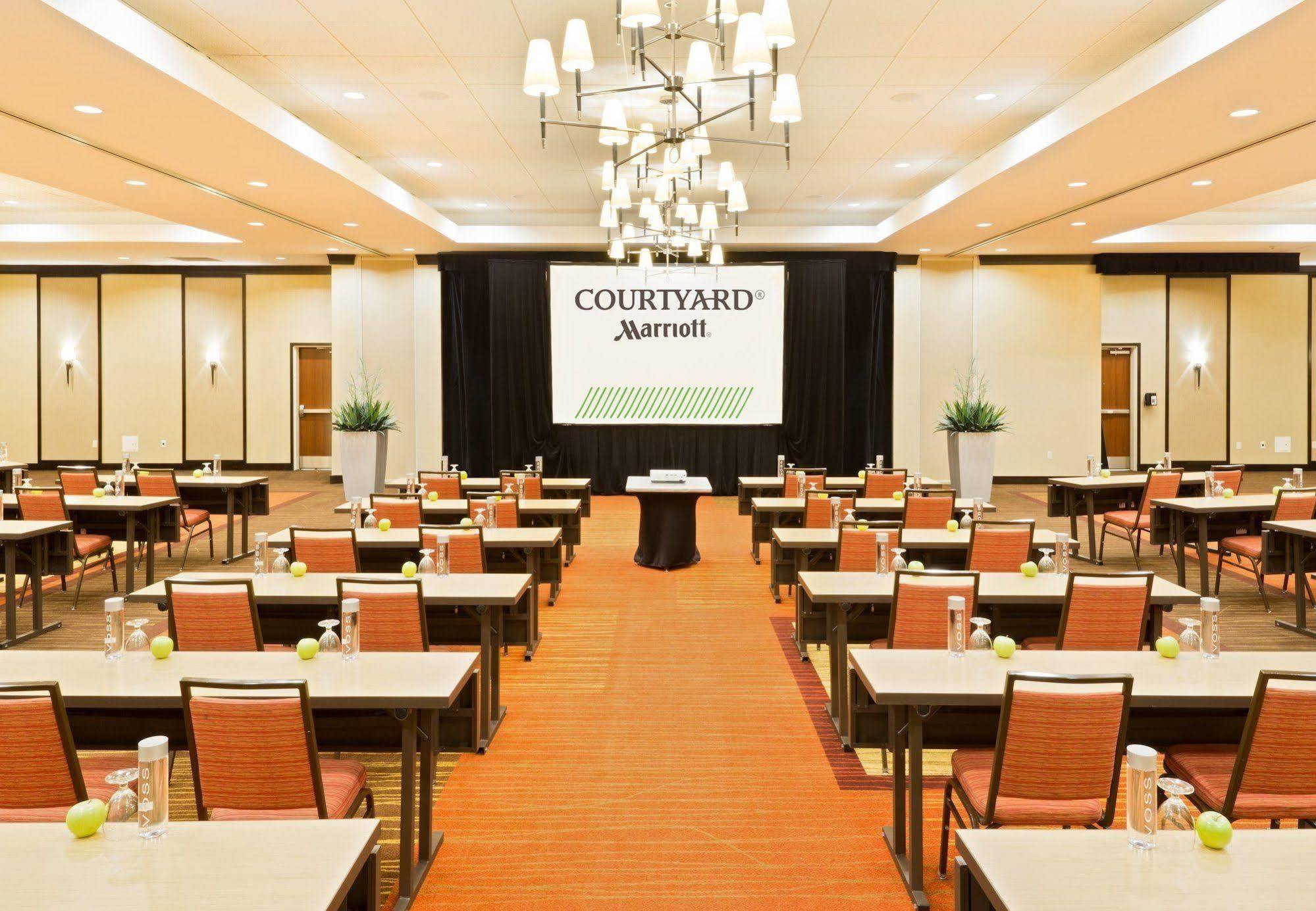 Courtyard Fort Wayne Downtown At Grand Wayne Convention Center Exterior photo
