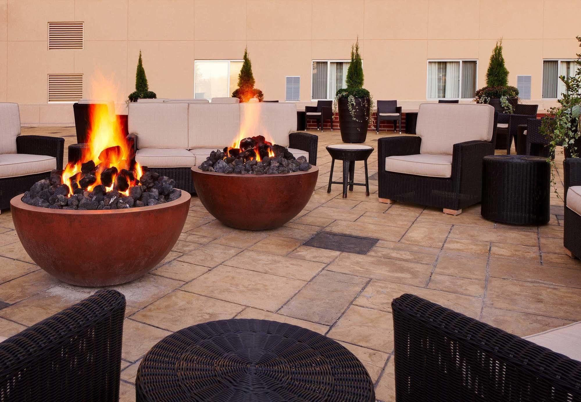 Courtyard Fort Wayne Downtown At Grand Wayne Convention Center Exterior photo